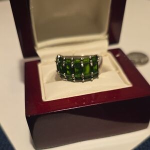 Elegant 18 Stone Green Russian Emrald Gemstone Ring